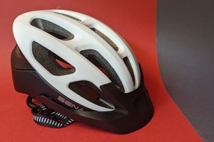 Smarter Fahrradhelm Sena R1 Evo im Test