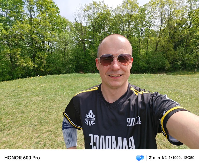  Selfie