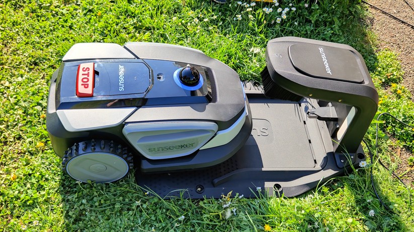 Sunseeker S4: LiDAR-Mähroboter für 1000 m², Hinterrad-Antrieb, 18 cm breites Schneidesystem,   4-Ah-Akku mit 3-A-Ladegerät
