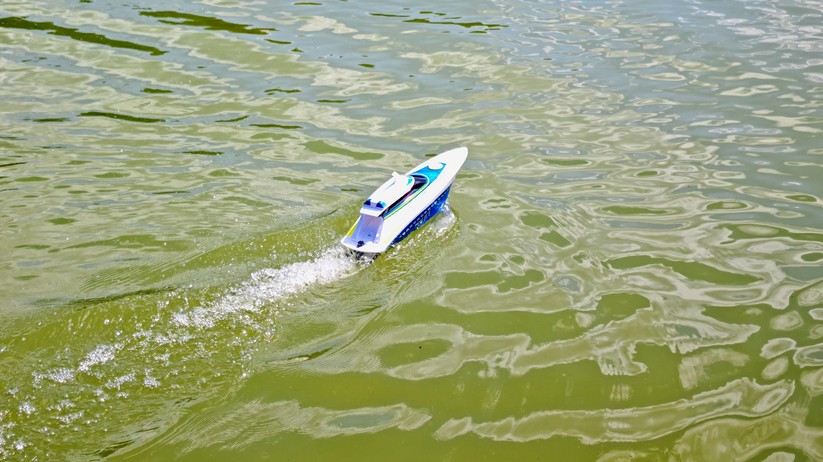 Revell Control RC Boat Police