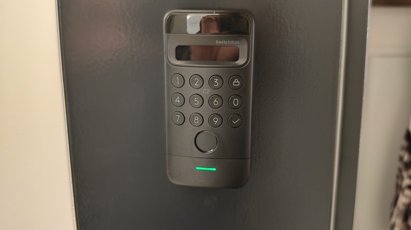 Switchbot Keypad Vision: Gesichtserkennung, Fingerabdruckscanner, NFC, PIN-Codes