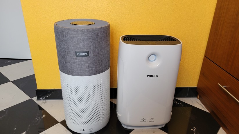 Philips AC3033/10 (links), Philips AC2889/10