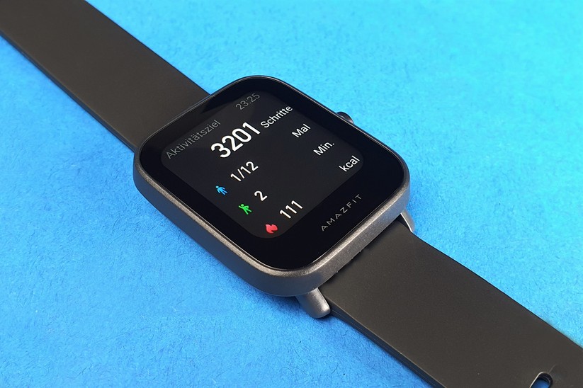 Amazfit Bip U: Sportfans können wichtige Fitness-Parameter auf einen Blick ablesen.