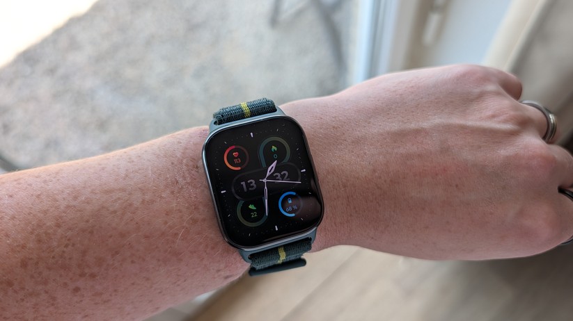 Moto Watch Fit