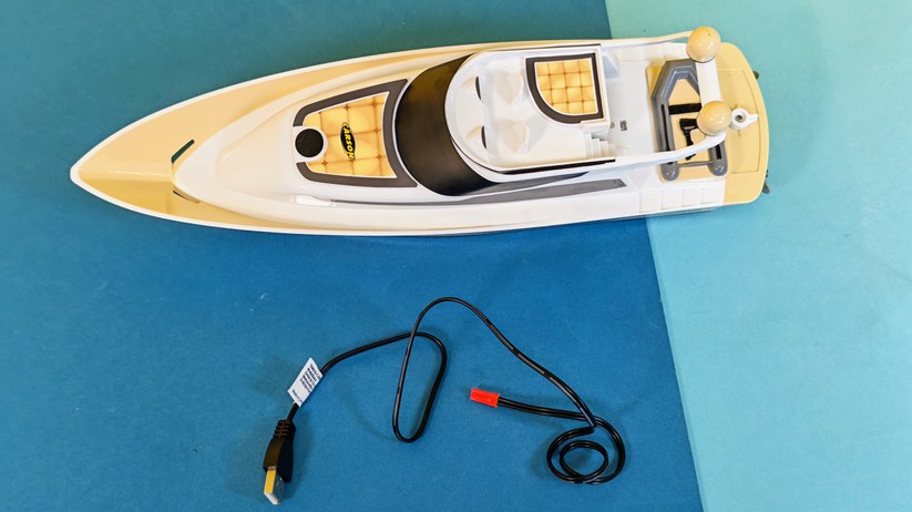Carson RC Yacht Hurikan