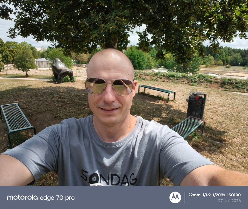  Selfie