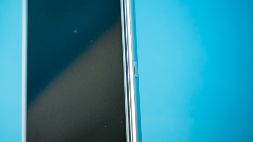 Seitliche Knöpfe des Sony Xperia XZ2 Premium