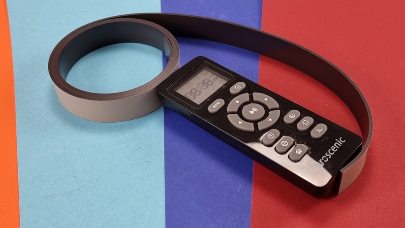 Nachteil Proscenic 850T: Ohne Laser-Navigation gibt es Magnetband statt virtuellen Wänden, auch wenn es eine App gibt. Die Fernbedienung ist praktisch