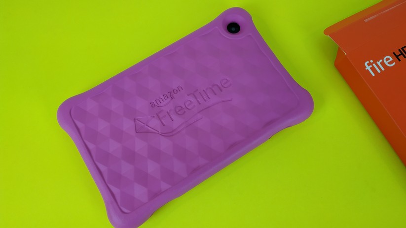 Das Fire HD 8 Kids Edition hat eine dicke, knubbelige Schutzhülle.