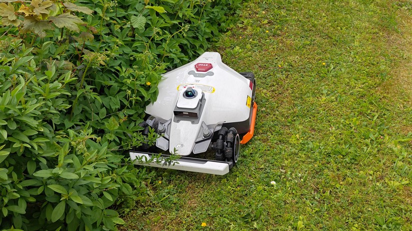 Mammotion Luba 3 AWD 3000: LiDAR, RTK und KI-Kameras, 40 cm Schnittbreite und 12-Ah-Akku