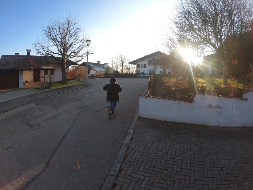 Der Dynamikumfang ist ordentlich und führt auch bei schwierigen Lichtverhältnissen zu brauchbaren Ergebnissen. Hier ein Einzelbild aus einer Reihe von Serienbildern.