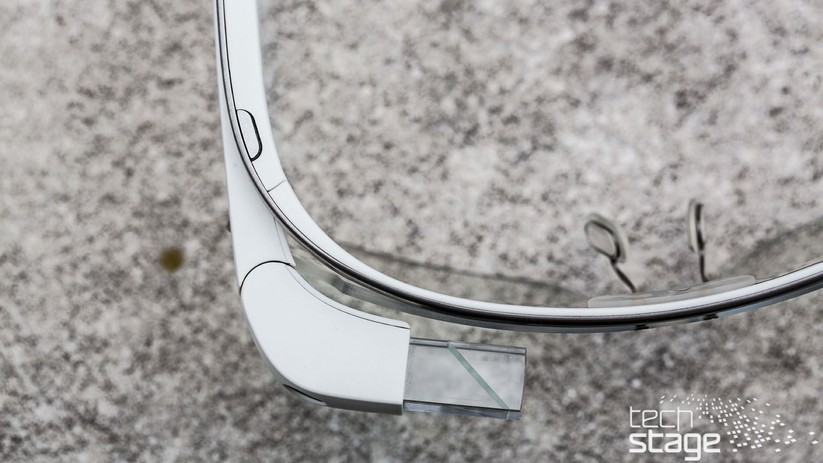 Klobig und nicht gerade unauffällig. Beim Tragen merkt man von Glass wenig, die Brille sitzt angenehm. Aber spätestens die Blicke der Mitmenschen verraten: Du hast da was auf dem Kopf.