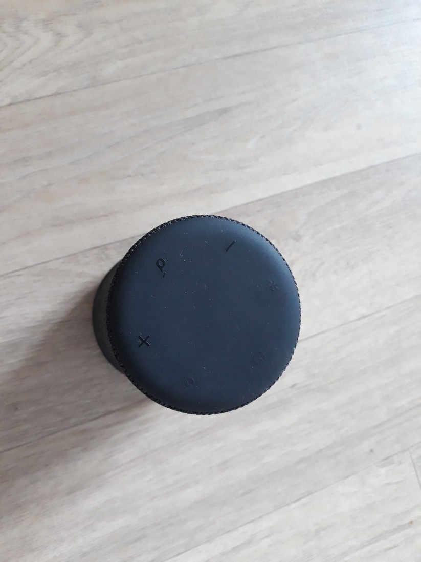 Die einzelnen Buttons des Flare Mini sind im Dunkeln oder bei schwachem Lichteinfall nur sehr schwer zu erkennen.