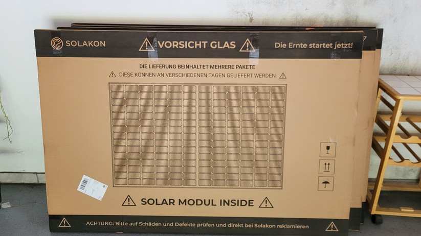 Solakon On Power: Balkonkraftwerk mit vier Solarmodulen und 3,2 kWh großem Stromspeicher