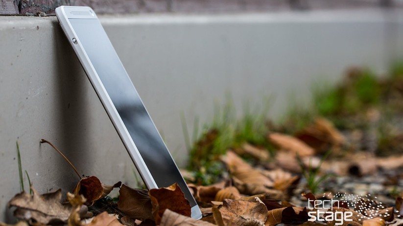 Das HTC One Max hat einen Kunststoffrahmen wie das One Mini.