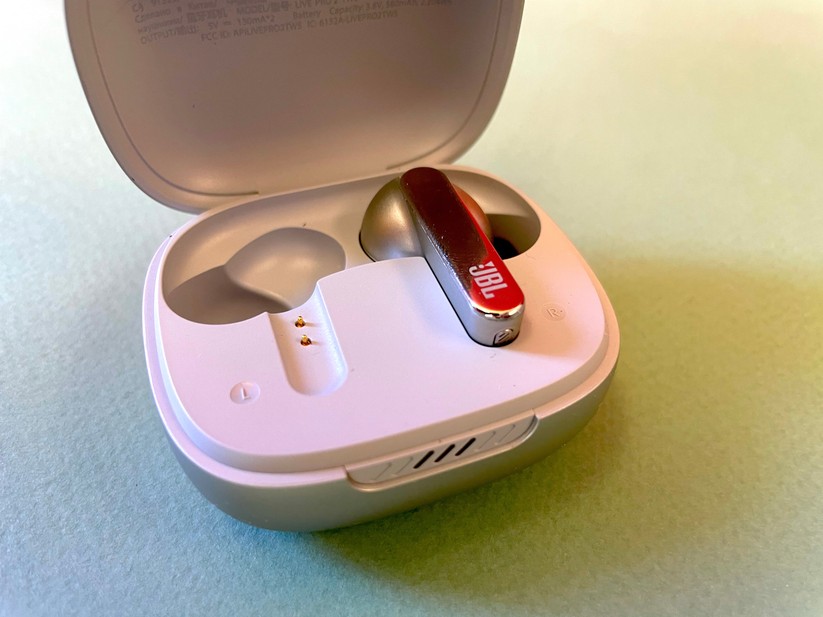 JBL Live Pro 2