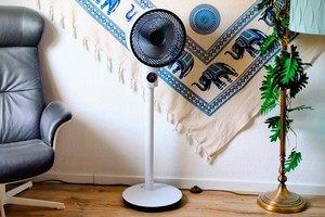  Guter & flexibler Standventilator mit Akku und App
