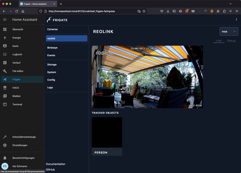 Frigate ist eine quelloffene NVR-Software für lokale KI-Objekterkennung in Echtzeit und arbeitet ohne Cloud-Anbindung. In Kombination mit Home Assistant entsteht ein lokaler Netzwerkvideorekorder mit erweitertem Funktionsumfang. Die Sensorinformationen der Überwachungskameras stehen dabei als Auslöser für Automatisierungen zur Verfügung und lassen sich für den Aufbau einer Alarmanlage nutzen.