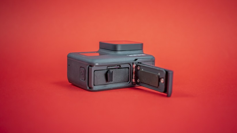 Akku- und Speicherkartenfach in der Gopro Hero 7 Black