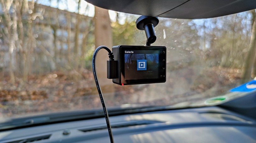 Garmin Dash Cam 67W