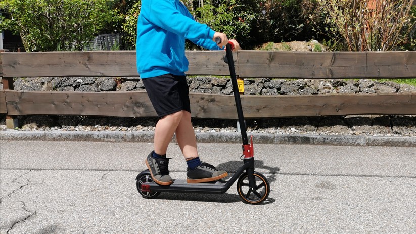 Kugoo Kirin Mini 2: Kinder kommen mit der Bedienung schnell zurecht.