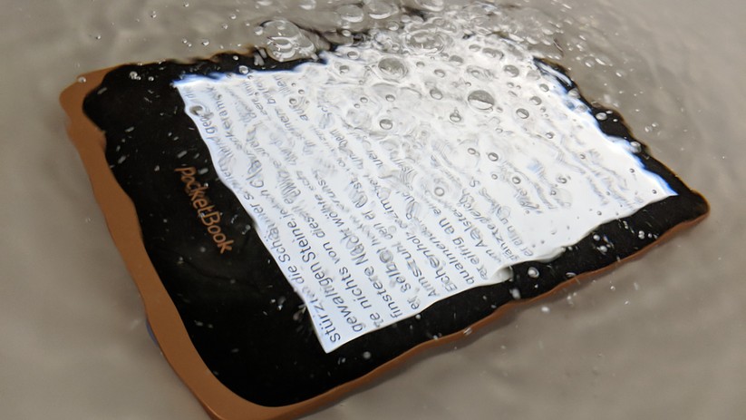 Der Pocketbook Touch HD 3 verträgt dank IPX7-Zertifizierung Tauchbäder von 1 m Tiefe bis zu 30 min unbeschadet. Das gilt jedoch nicht für Salzwasser.