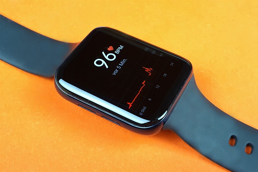 Die Oppo Watch zeigt die Herzfrequenz für einen kompletten Tag an.