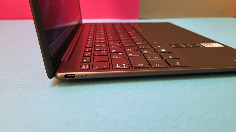 Lenovo Yoga Slim 7 Carbon (13IAP7)