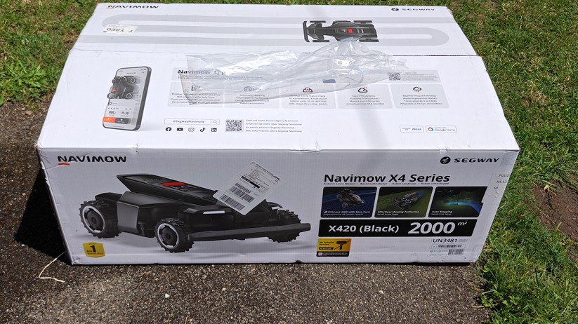 Segway Navimow X420: Großer und schwerer Allrad-Mähroboter mit RTK- und Kamera-Navigation für Rasenflächen bis 2000 m², 42 cm Schnittbreite, lenkbare Vorderräder, aber ohne Kantenschnittoptimierung.