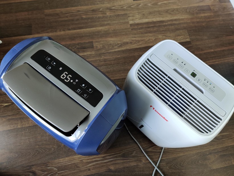 Der günstige Inventor Premium gibt im Gegensatz zum teuren Delonghi die getrocknete Luft immer direkt nach oben ab.