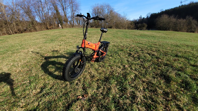  Faltbares E-Fatbike mit Doppelfederung und ergonomischer Sitzposition