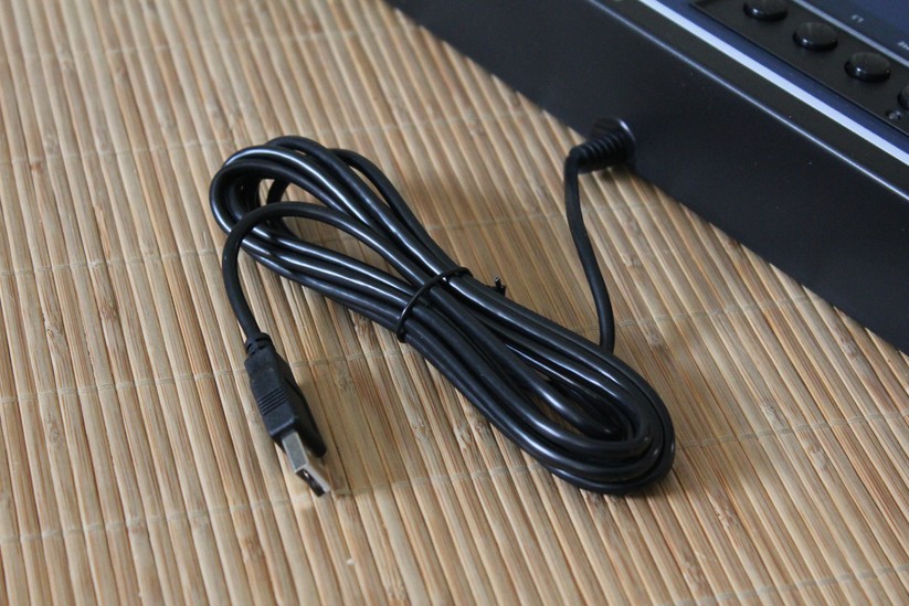 Günstige Sticks haben meist ein festes Kabel und lassen sich kaum modden. 