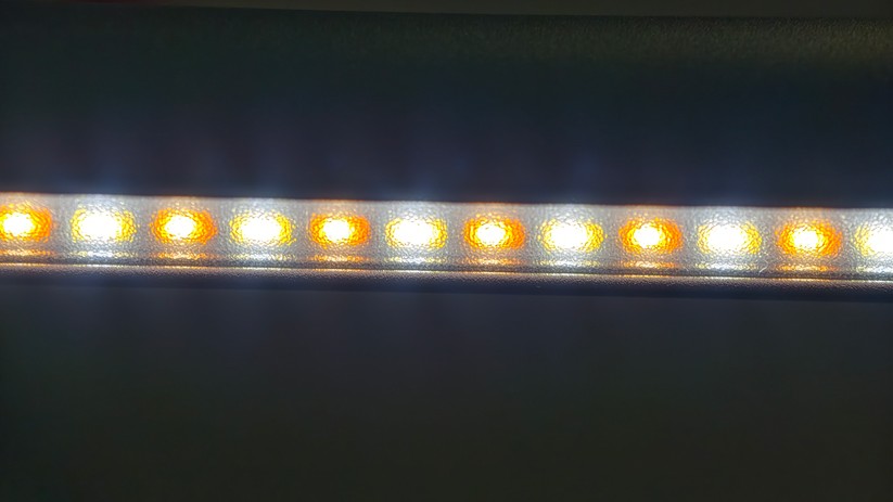 Quntis Screenbar mit Backlight und Remote Bilder