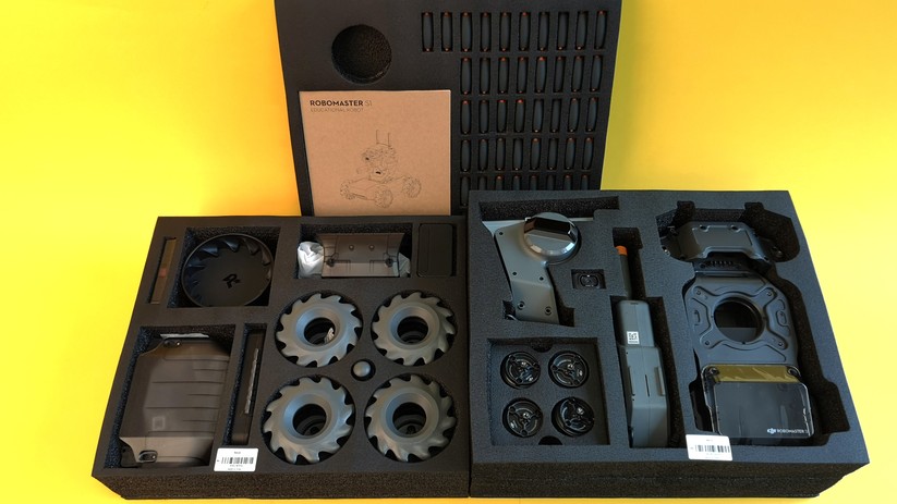 Der Robomaster S1 kommt als großes Puzzle zum Kunden.