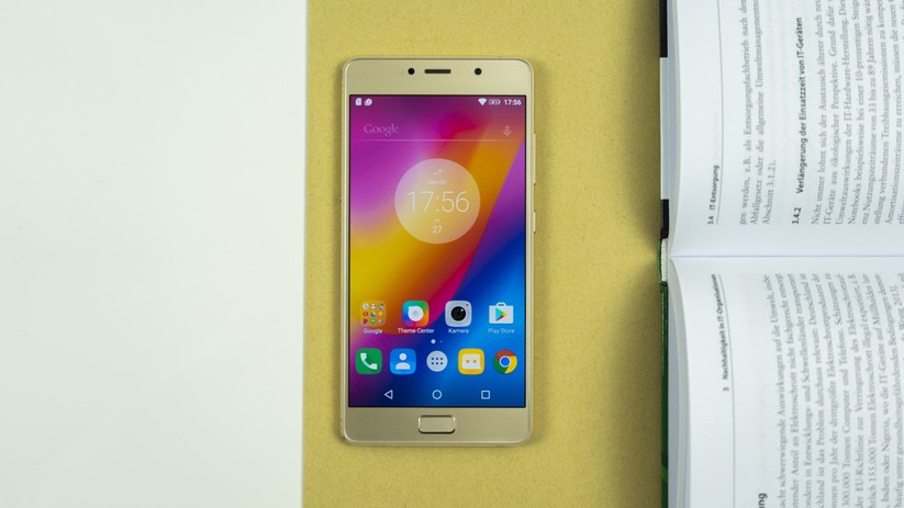 Das Display hat eine Diagonale von 5,5 Zoll und löst mit FHD hoch auf.