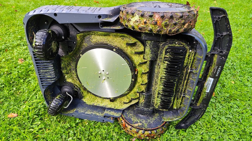 Hookii Neomow X: Mit Lidar navigiert der Neomow X zuverlässig auch in Bereichen, wo GPS-gestützte Modelle Schwierigkeiten haben. Der Mähroboter ist für Rasenflächen mit einer Größe von 4000 m² vorgesehen. Die Schnittbreite beträgt 28 cm. 