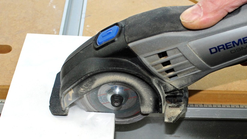 Die Mini Handkreissäge DSM20 ist ein kleines Kraftpaket.