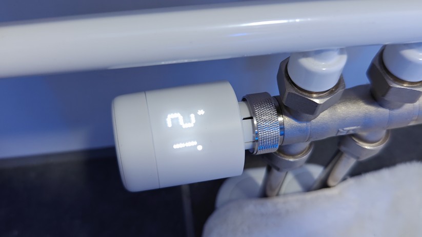 Switchbot Radiator: Das smarte Heizkörperthermostat fällt relativ kompakt aus, bietet viele Adapter, arbeitet zuverlässig und ist relativ günstig.