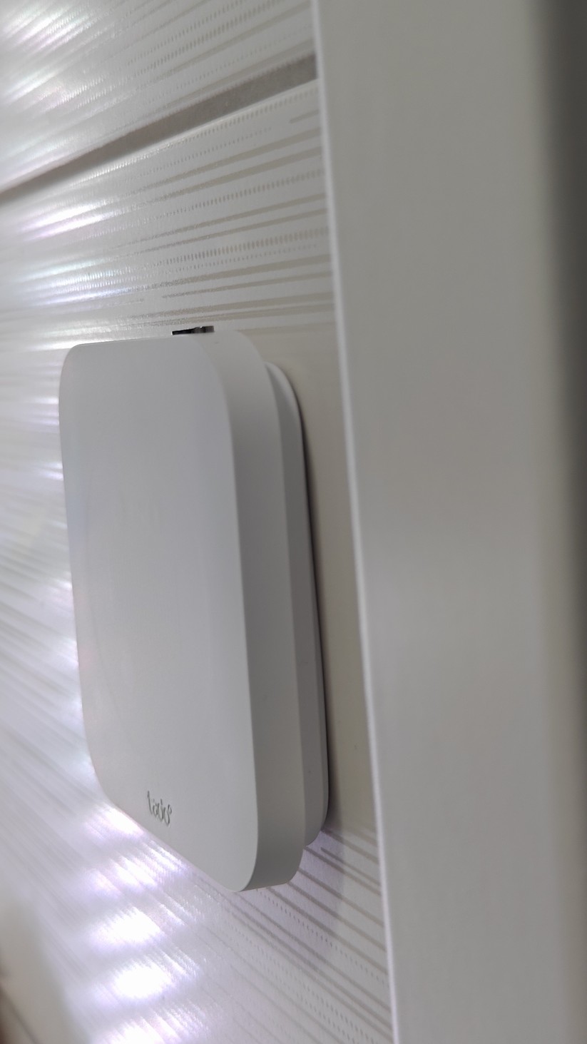 Im direkten Vergleich zur ersten Generation fällt das neue Thermostat deutlich schlanker aus.