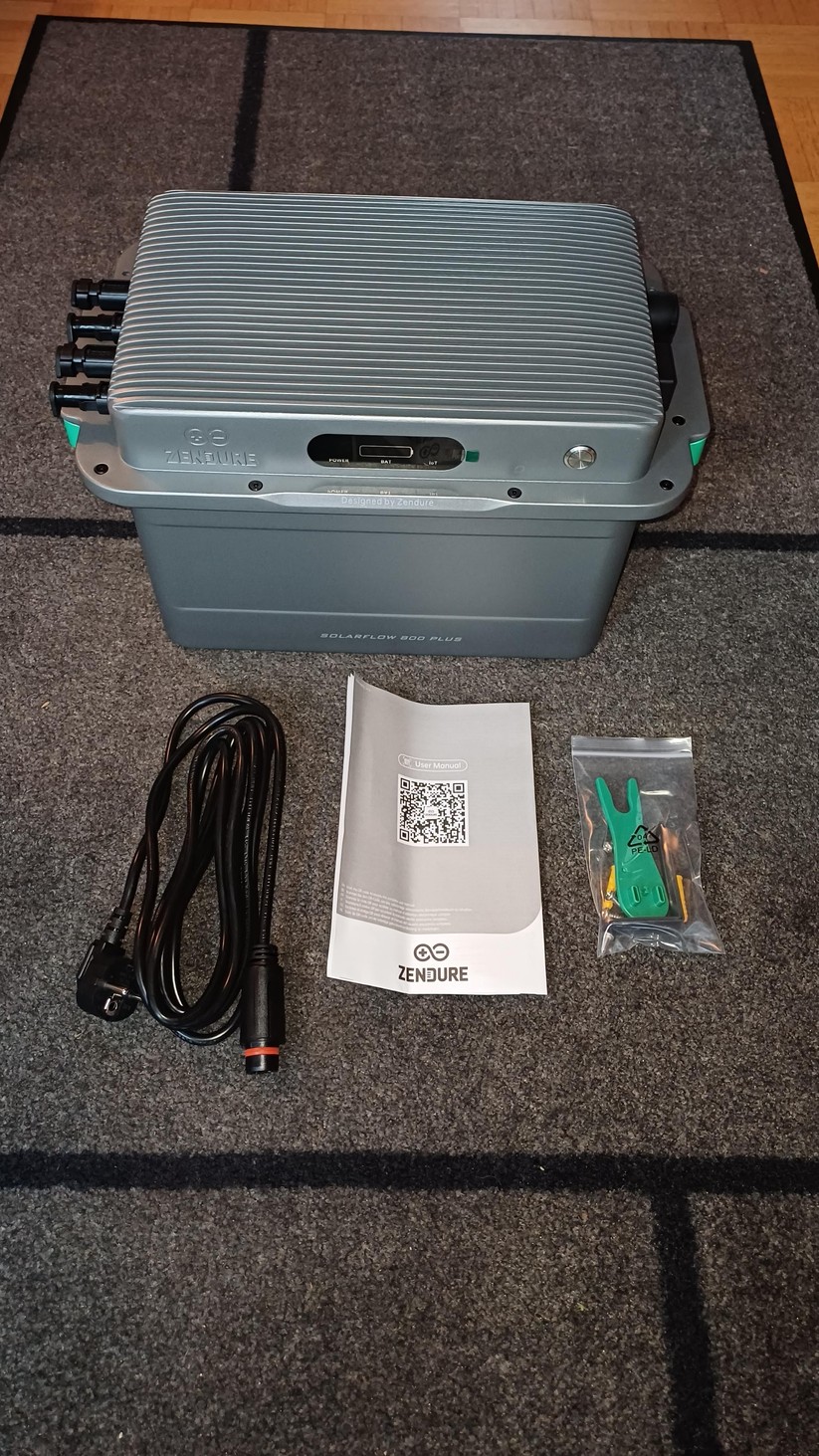  Der Solarflow 800 Plus punktet im Test mit ausgereifter Hardware und Software, sehr hohem AC-zu-AC-Wirkungsgrad und flexibler Erweiterbarkeit – eine absolute Empfehlung in seiner Klasse.