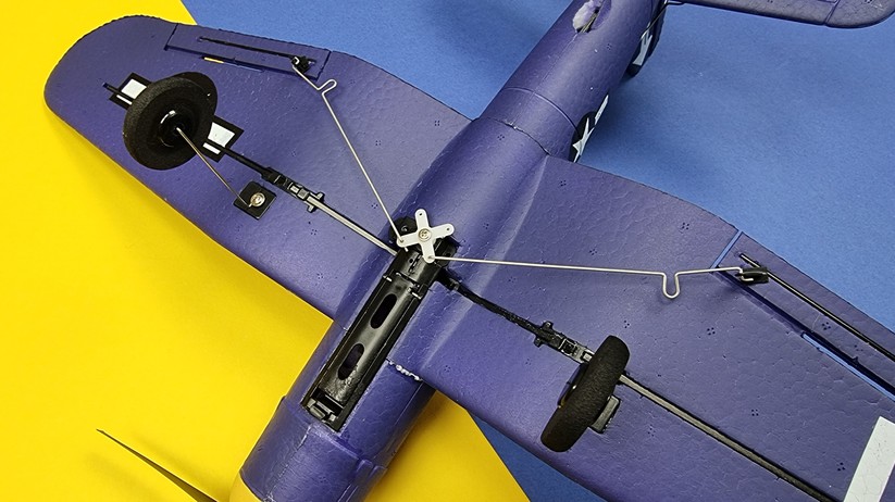 RC-Flugzeuge: F4U corsair und P51 Mustang