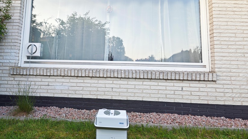 Ecovacs Winbot W2 Omni