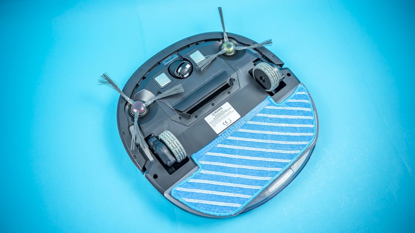 Deebot Ozmo Slim 10 mit Reinigungstuch