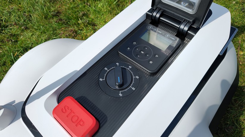 Ecovacs Goat G1