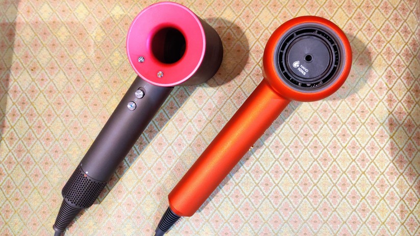 Die große Öffnung im Kopfteil des Dyson Supersonic wirkt sehr futuristisch.