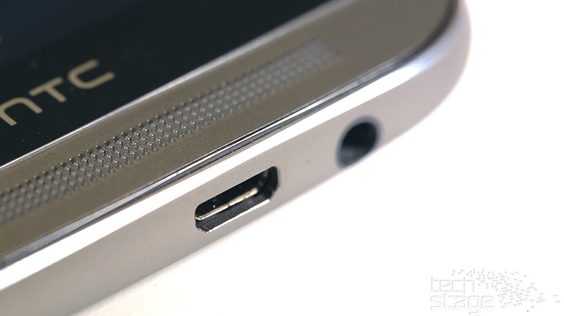 Kopfhörer- und USB-Anschluss