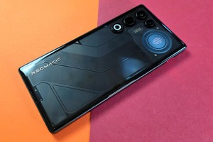  Flaches Gaming-Smartphone mit Ausdauer, RGB und Lüfter
