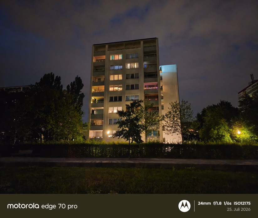  Hauptkamera bei Nacht