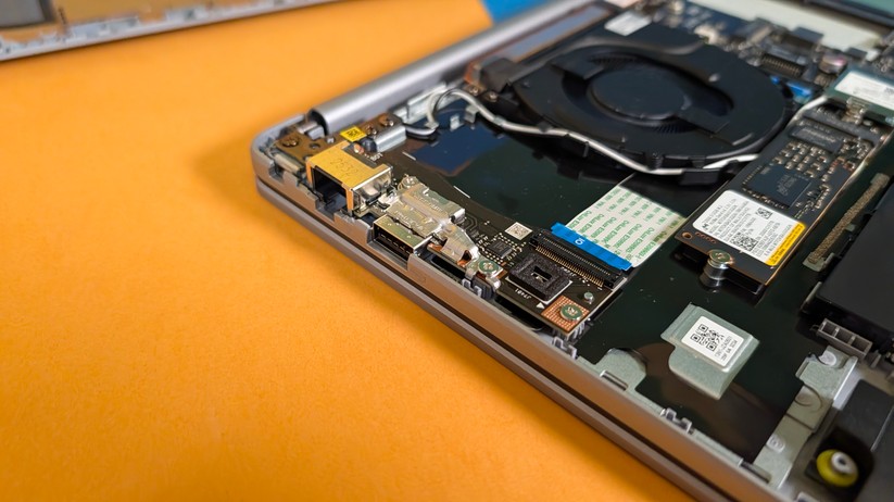 Asus Expert Book PM1 – Bilderstrecke