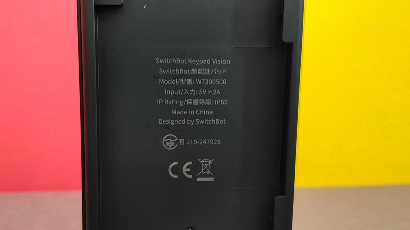 Switchbot Lock Ultra mit Keypad Vision: Tür aufsperren per Gesicht, Fingerabdruck oder PIN-Code